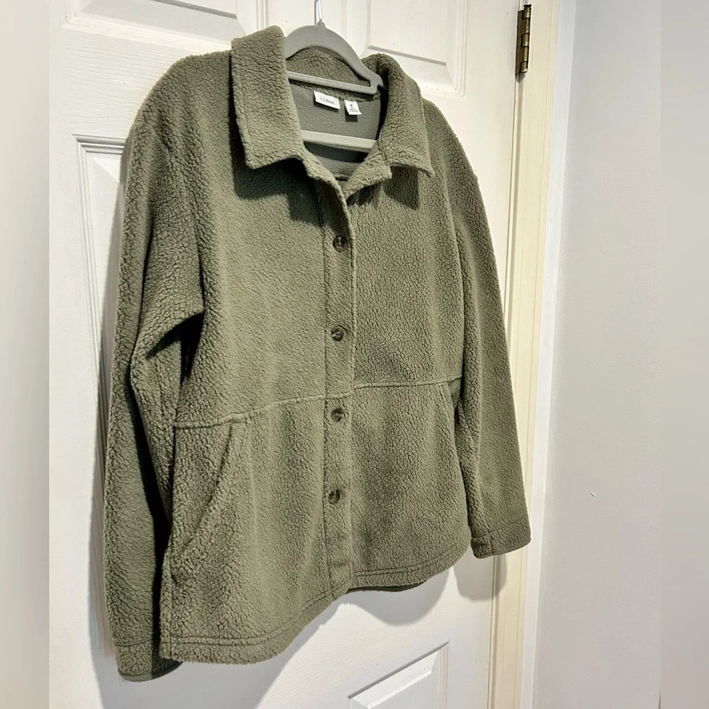 L.L Bean Cozy Cottage Fleece Green Button Down- M - Picture 2 of 11